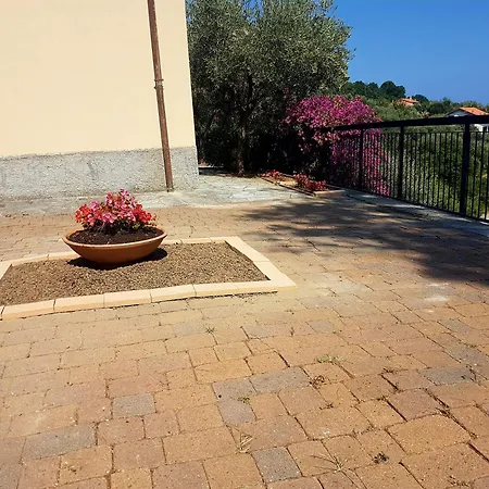 Holiday home Villino Bougainvillea *